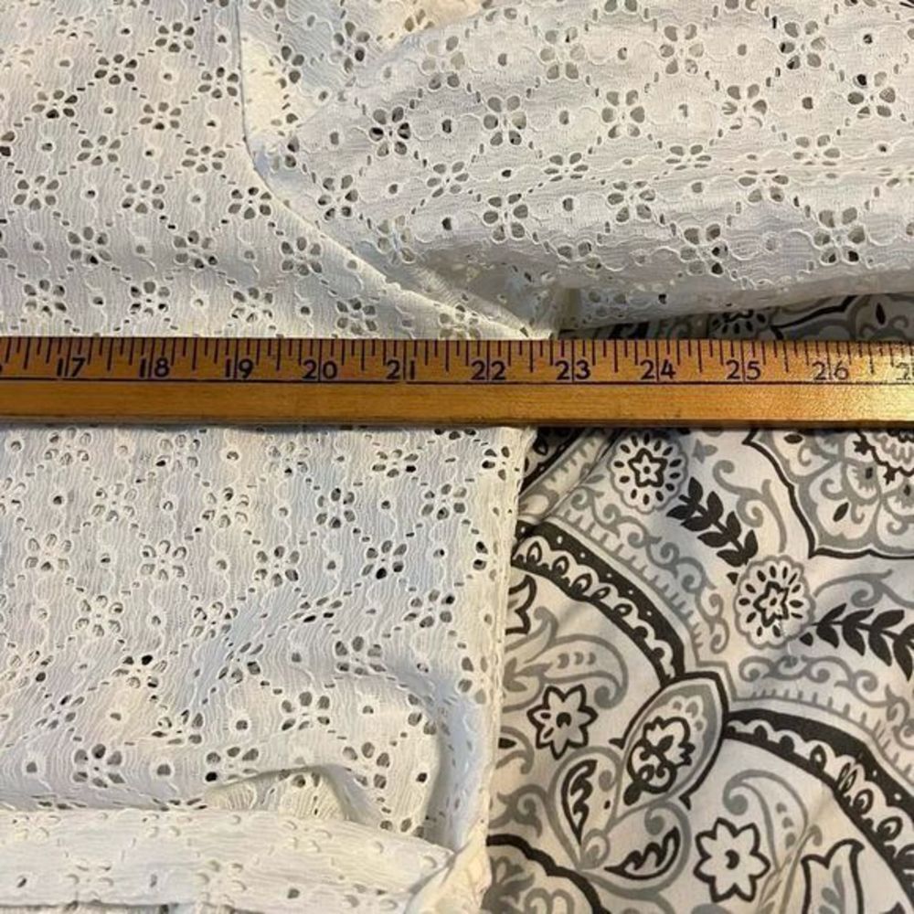 Vintage Miss Elaine 50s/60s white eyelet lace house robe - Picture 9 of 11